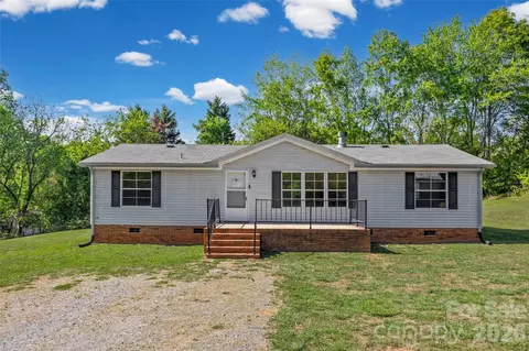 953 Bollinger Pond Dr, Clover, SC 29710