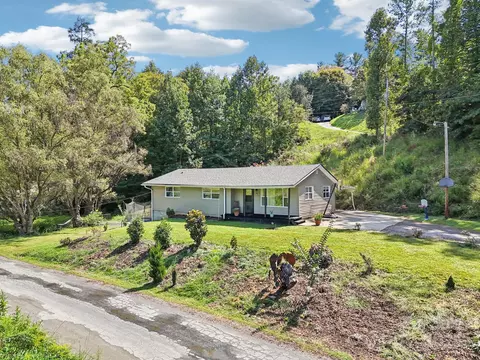 71 Whitt Rd, Weaverville, NC 28787