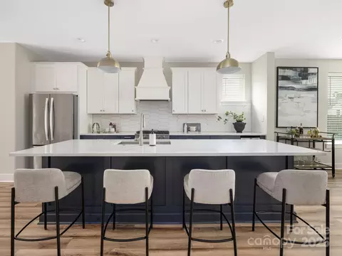 329 Coxe Ave, Charlotte, NC 28208