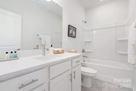 Bath - 408 Catawba Ave, Davidson, NC 28036 photo 3 of 3