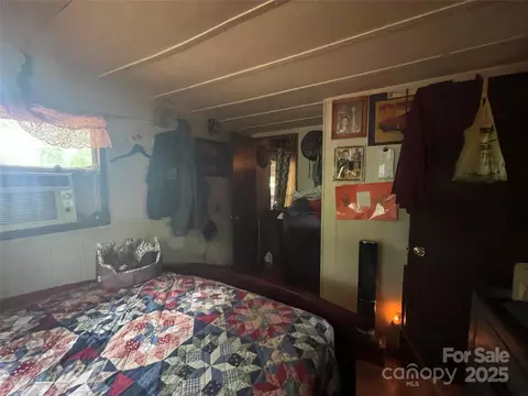 Bedroom - 5790 Summer Ln, Cherryville, NC 28021 photo 2 of 5