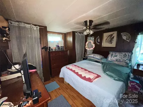 Bedroom - 5790 Summer Ln, Cherryville, NC 28021 photo 4 of 5