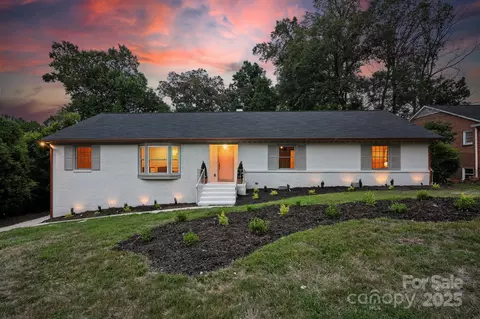 710 Peranna Pl, Charlotte, NC 28211