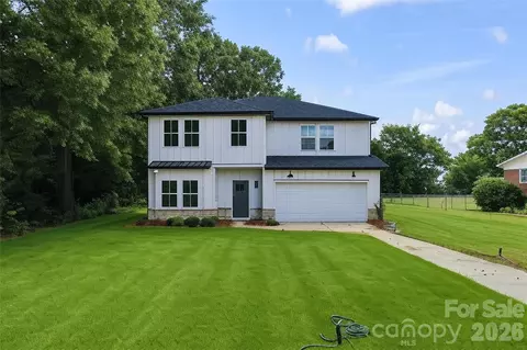 802 Patricia Ave, Harrisburg, NC 28075