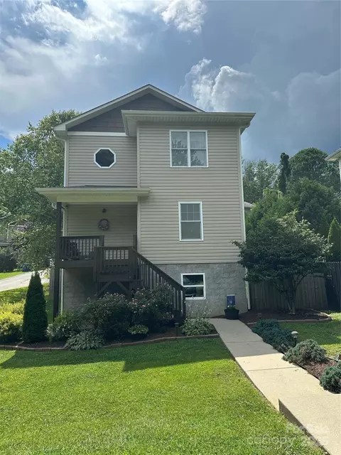 27 Byrd Rd, Black Mountain, NC 28711