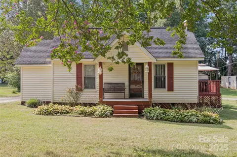 107 Easy St, Concord, NC 28027