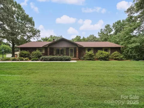 150 Scroggs Cemetery Rd, Statesville, NC 28677