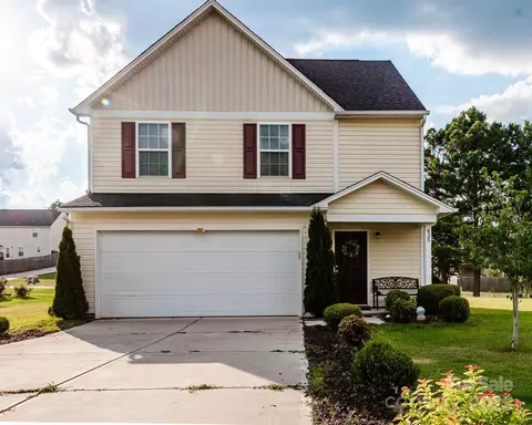 635 Scarlet Leaf Ln, Oakboro, NC 28129