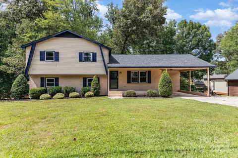 2642 Providence Dr, Gastonia, NC 28052