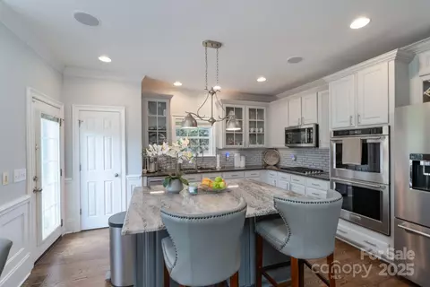 Kitchen - 779 Fairway Point Dr, Tega Cay, SC 29708 photo 3 of 4