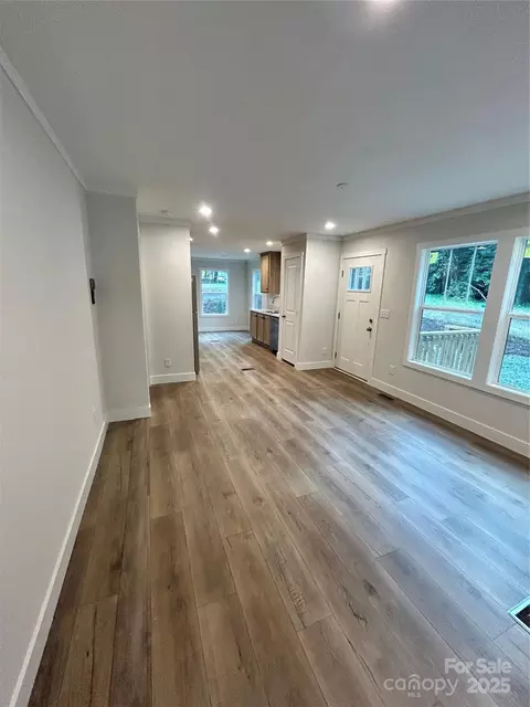 Living - 3045 8th Se Ave SE, Conover, NC 28613 photo 4 of 4