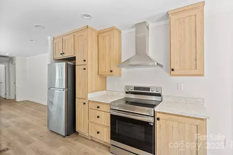 Kitchen - 3045 8th Se Ave SE, Conover, NC 28613 photo 1 of 3