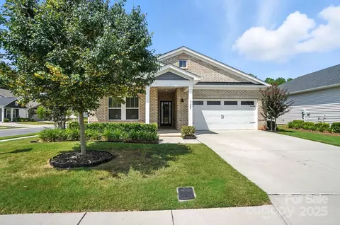 9226 Dunwich Dr, Gastonia, NC 28056