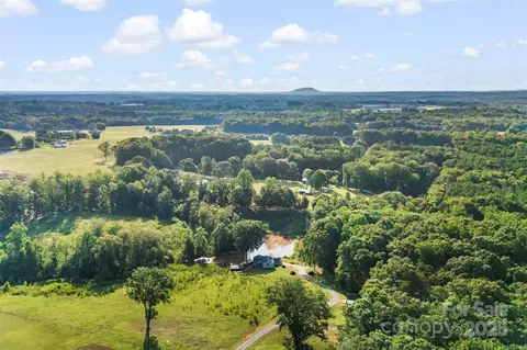 358 Lucille Rd, Bessemer City, NC 28016