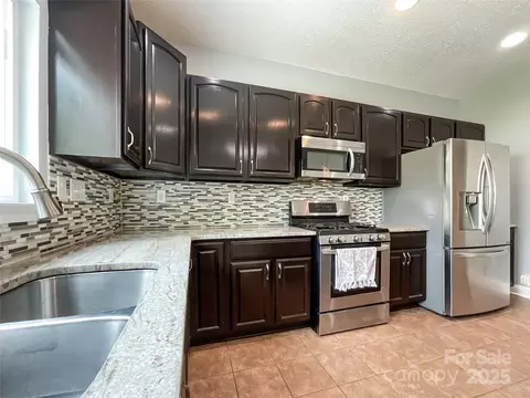Kitchen - 4724 Kiddle Ln, Monroe, NC 28110 photo 5 of 7