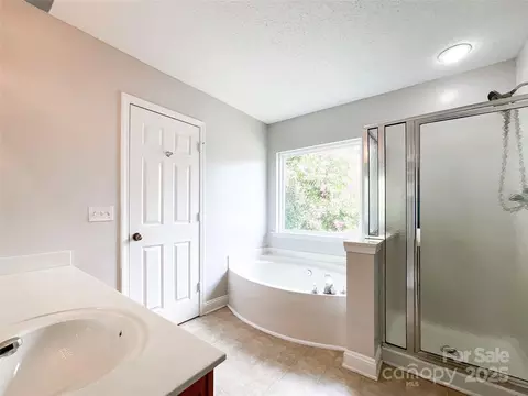 Bath - 4724 Kiddle Ln, Monroe, NC 28110 photo 4 of 6