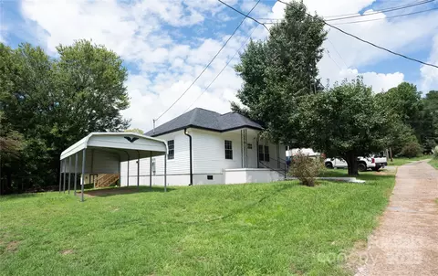 3076 Lightview Ln, Lincolnton, NC 28092