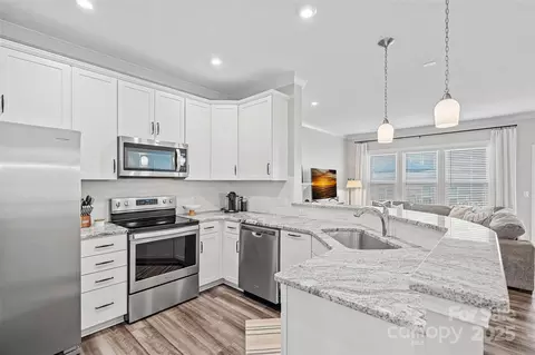 816 Canoe Song Rd, Fort Mill, SC 29708