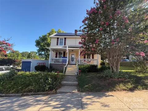 Exterior - 17 3rd St, Marion, NC 28752 photo 3 of 6