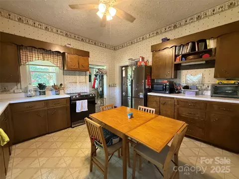 Kitchen - 17 3rd St, Marion, NC 28752 photo 1 of 2