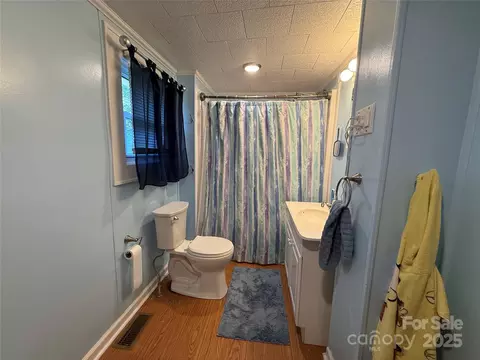 Bath - 17 3rd St, Marion, NC 28752 photo 1 of 1