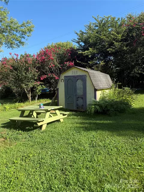 Exterior - 17 3rd St, Marion, NC 28752 photo 5 of 6