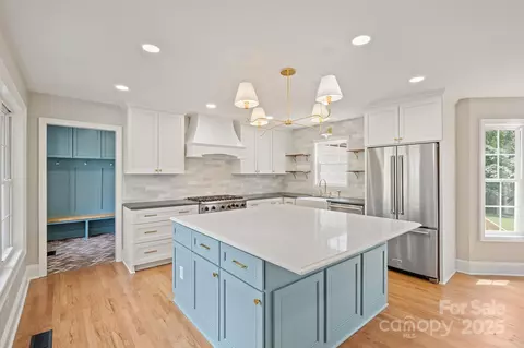 315 S Main St, Davidson, NC 28036
