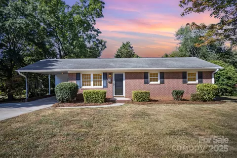 1711 E Perry St, Gastonia, NC 28054