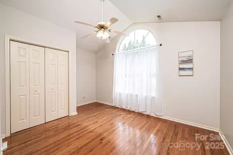 Bedroom - 3501 Overbrook Dr, Conover, NC 28613 photo 4 of 5