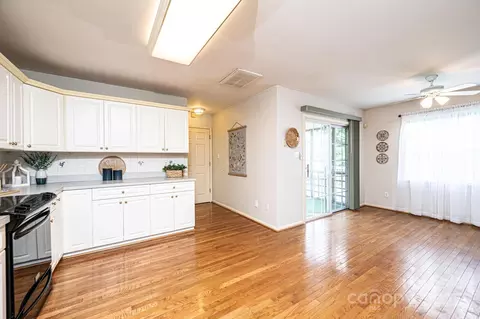 Kitchen - 3501 Overbrook Dr, Conover, NC 28613 photo 2 of 5