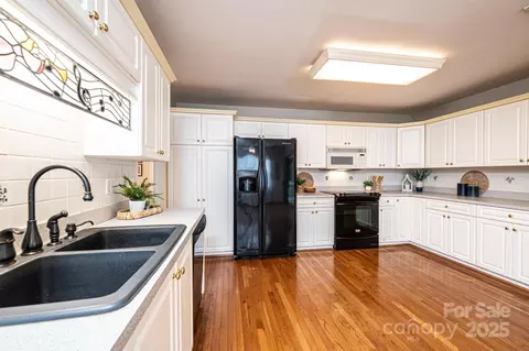 Kitchen - 3501 Overbrook Dr, Conover, NC 28613 photo 1 of 5