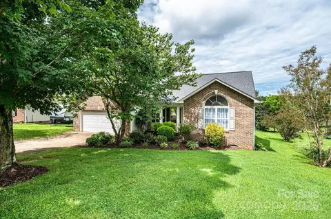 3501 Overbrook Dr, Conover, NC 28613