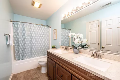 Bath - 3501 Overbrook Dr, Conover, NC 28613 photo 2 of 2