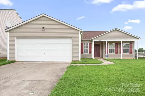 5216 Valcourt Rd, Charlotte, NC 28216