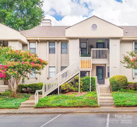 1103 Abbey Cir, Asheville, NC 28805
