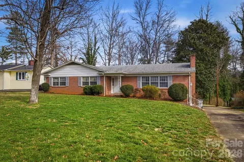 141 Maehill Sw Pl SW, Lenoir, NC 28645
