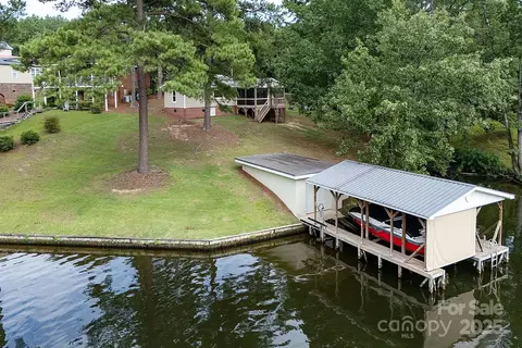 568 Springwood Dr, Mount Gilead, NC 27306