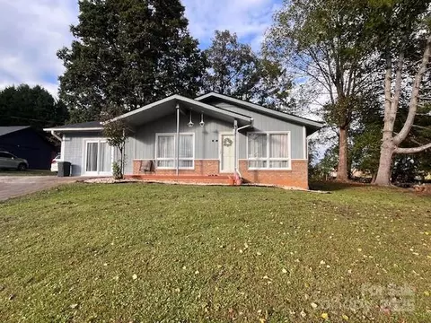 90 Long St, Marion, NC 28752