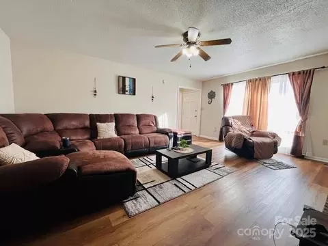 90 Long St, Marion, NC 28752 photo 6