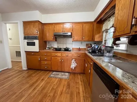 90 Long St, Marion, NC 28752 photo 10