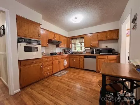 90 Long St, Marion, NC 28752 photo 9