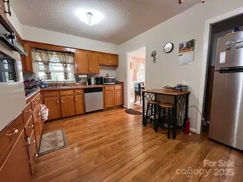 90 Long St, Marion, NC 28752 photo 11