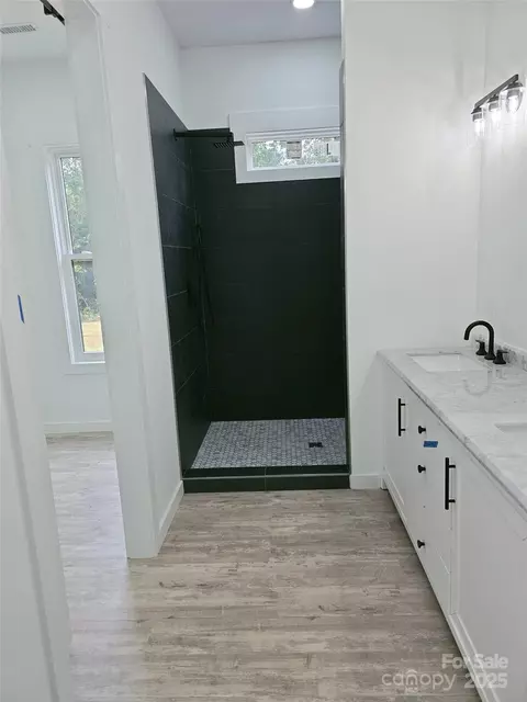 Bath - 91 Lexxi Ln, Tryon, NC 28782 photo 1 of 3