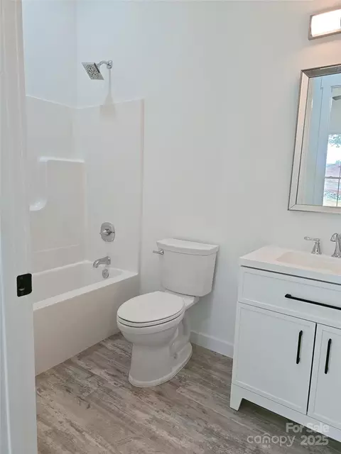 Bath - 91 Lexxi Ln, Tryon, NC 28782 photo 3 of 3