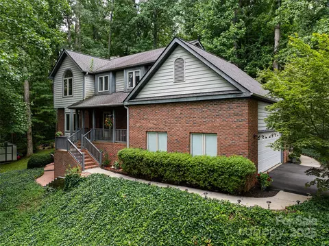 25 Weston Heights Dr, Asheville, NC 28803
