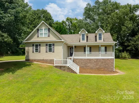 2133 Olde Farm Se Rd SE, Hudson, NC 28638