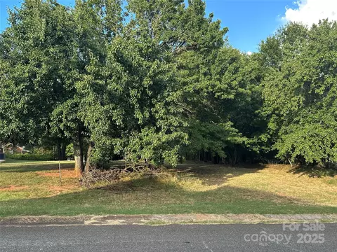 000 Hubbard Ter, Shelby, NC 28152