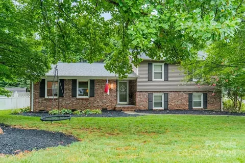 2015 Pamela St, Gastonia, NC 28054