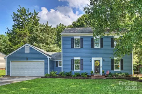 8520 Golf Ridge Dr, Charlotte, NC 28277