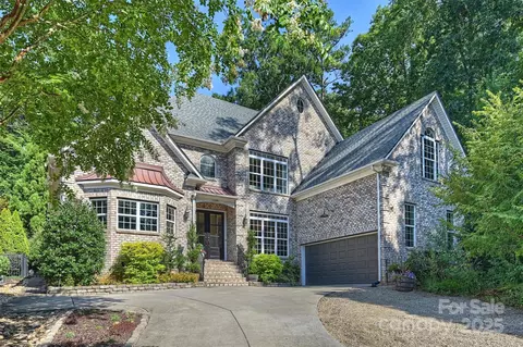 1218 Sumner Hall Ln, Charlotte, NC 28226